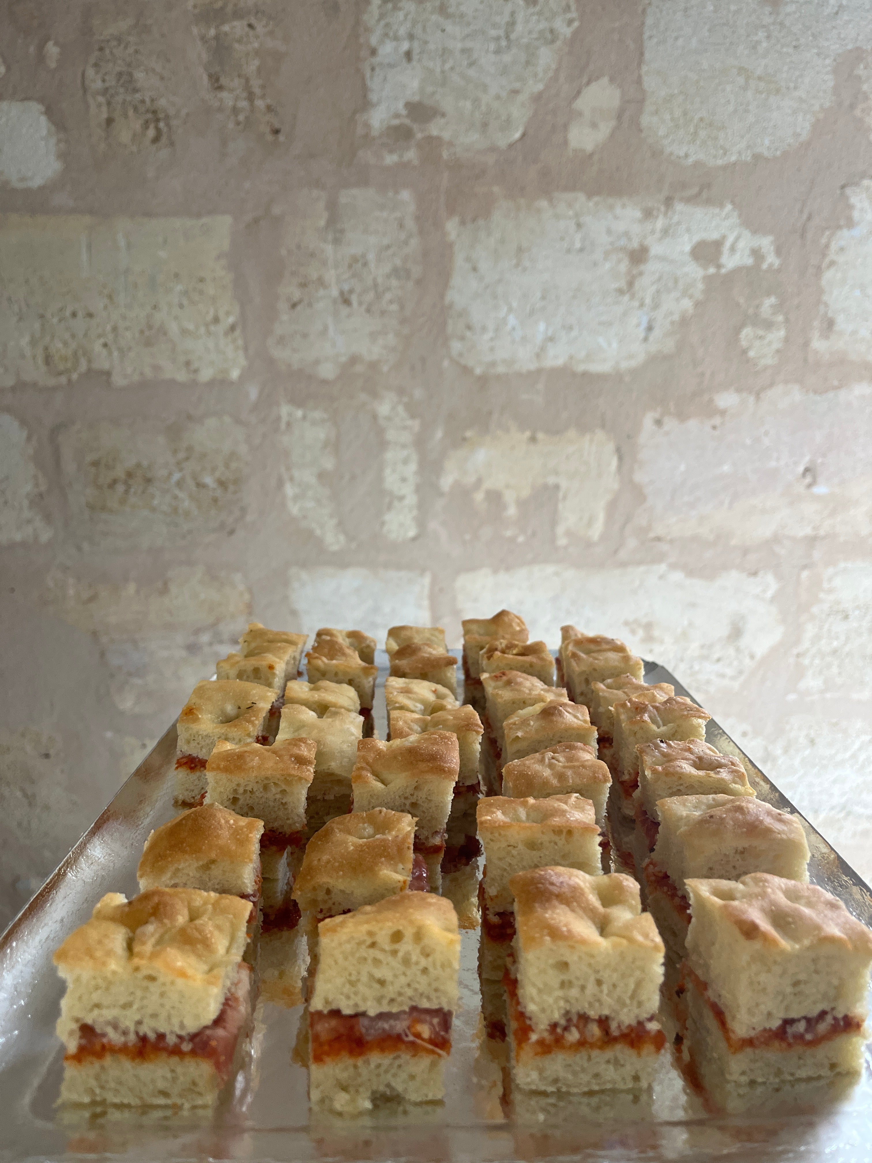 ÉVENT FOCACCIA JAMBON CRU TOMATES