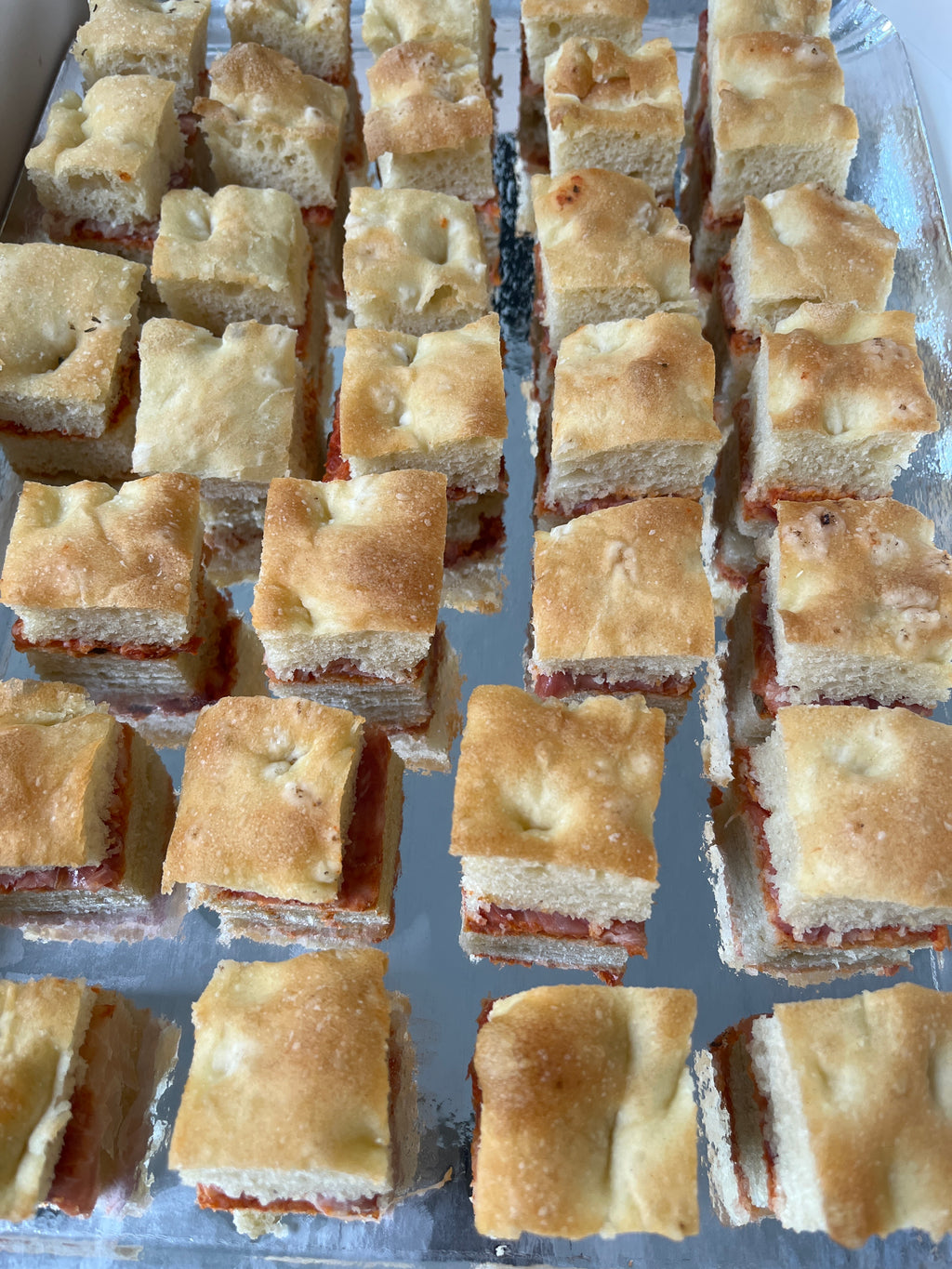 ÉVENT FOCACCIA JAMBON CRU TOMATES