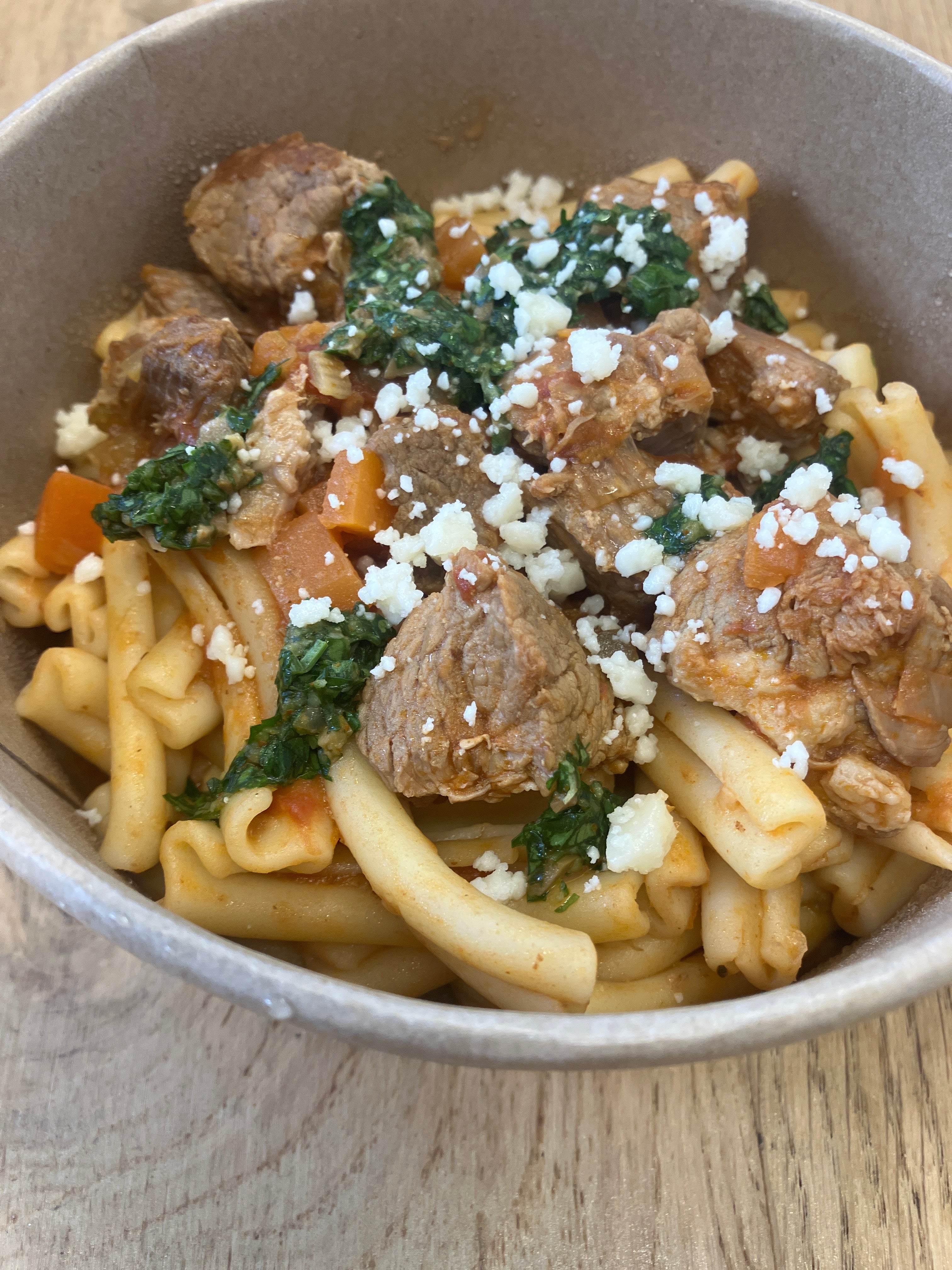 PLAT : SAUTÉ VEAU FAÇON OSSO BUCO, PÂTES « CASARECCE » ET GREMOLATA